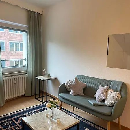 Bright And Stylish Steps Away From The Rhine Appartement Keulen